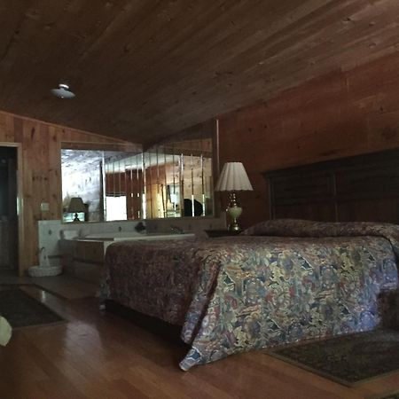 بون، كارولاينا الشمالية Highland Hills Motel & Cabins الغرفة الصورة