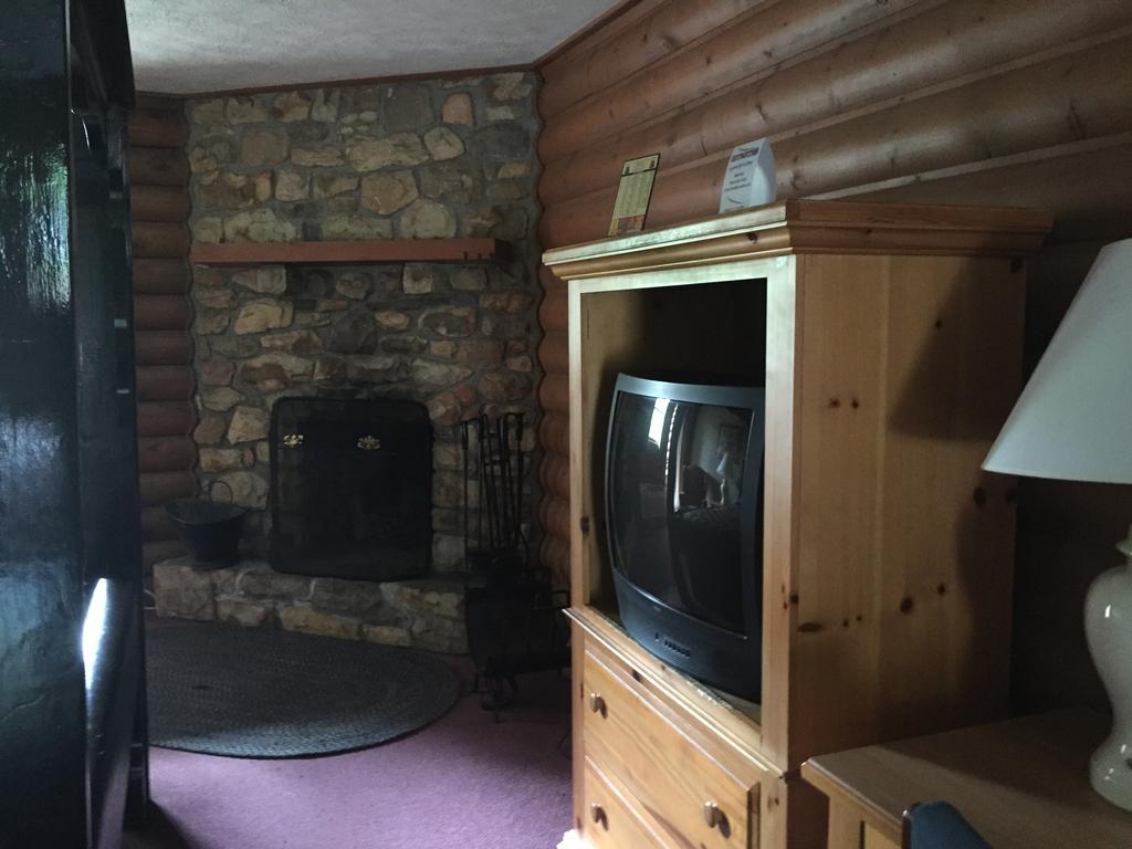 بون، كارولاينا الشمالية Highland Hills Motel & Cabins الغرفة الصورة