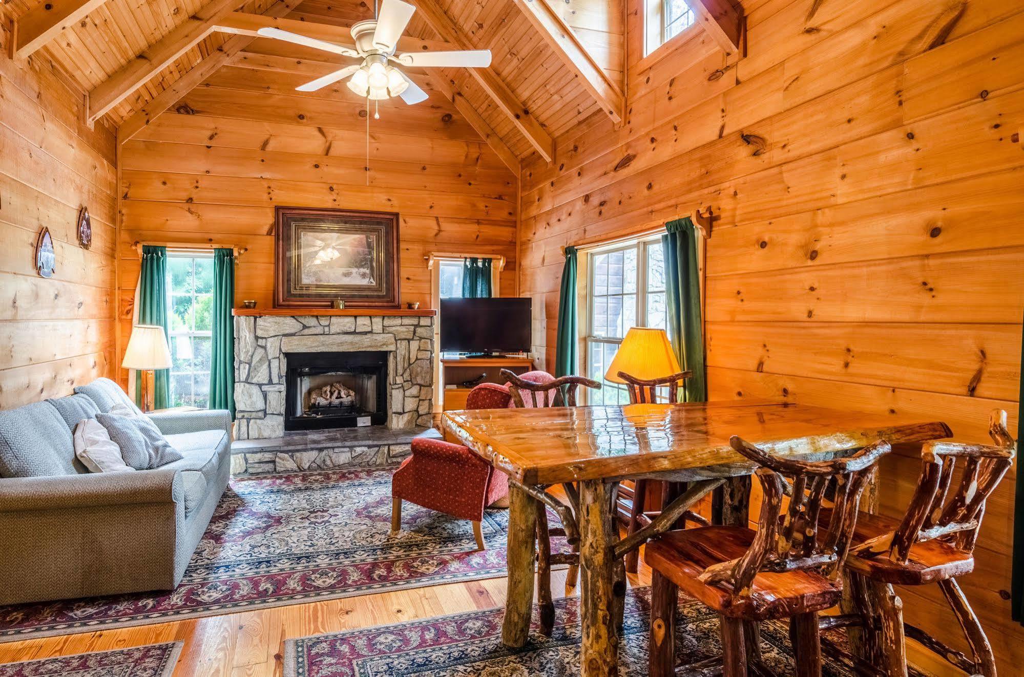 بون، كارولاينا الشمالية Highland Hills Motel & Cabins المظهر الخارجي الصورة